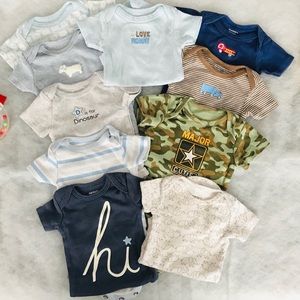 Lot of 10 short sleeve onesies! Size Newborn.